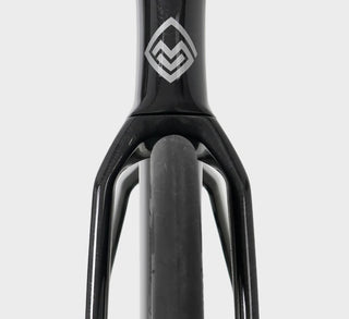 Megamo Pulse 07 SLR Black Vector