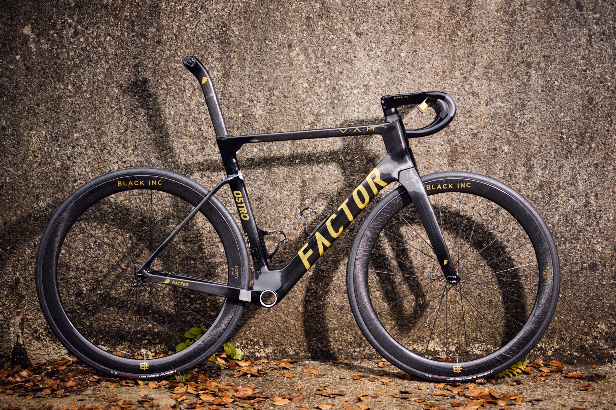 Factor Ostro V.A.M Premium Rolling Chassis Black Gold